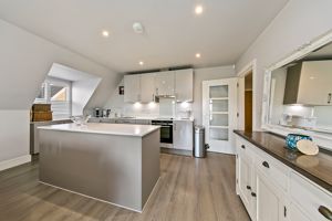 Kitchen- click for photo gallery